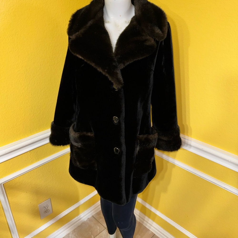 Chic Black Faux Fur Teddy Jacket - Picture 15 of 15